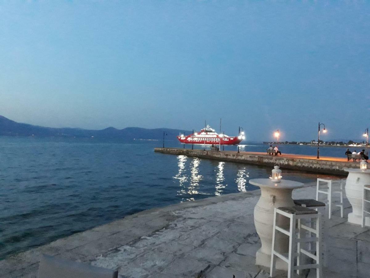 Beach Front Apartment Nea Palatia Exterior foto